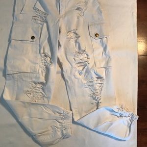 🎄3/$70🎄Carmar white distressed jeans